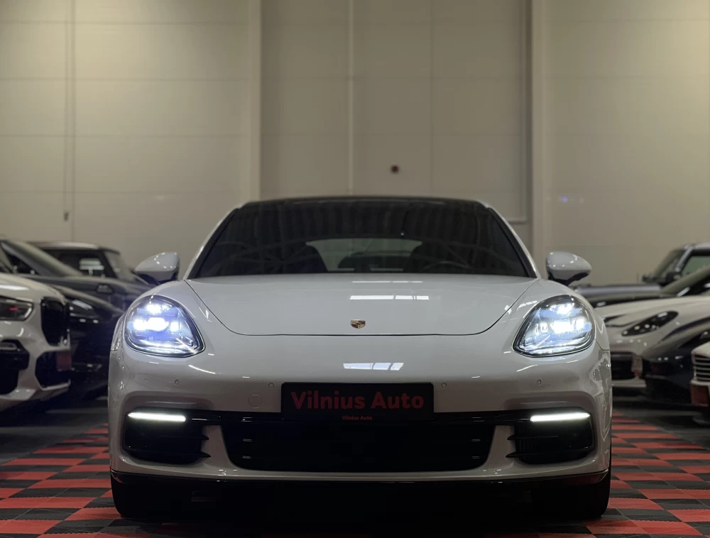 2017 Porsche Panamera