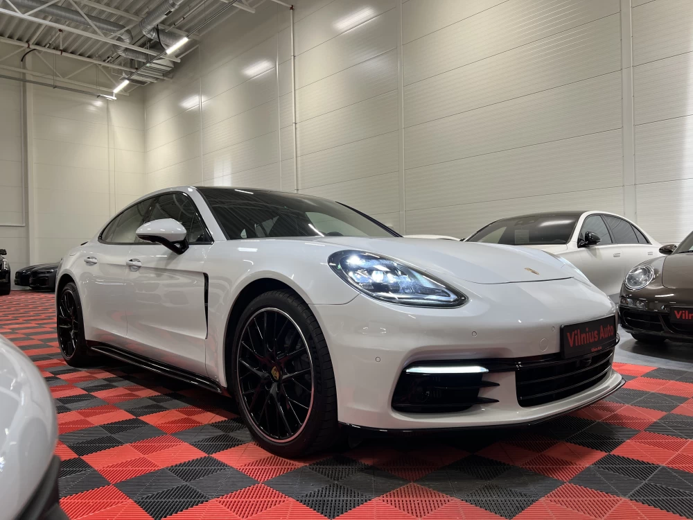 2017 Porsche Panamera
