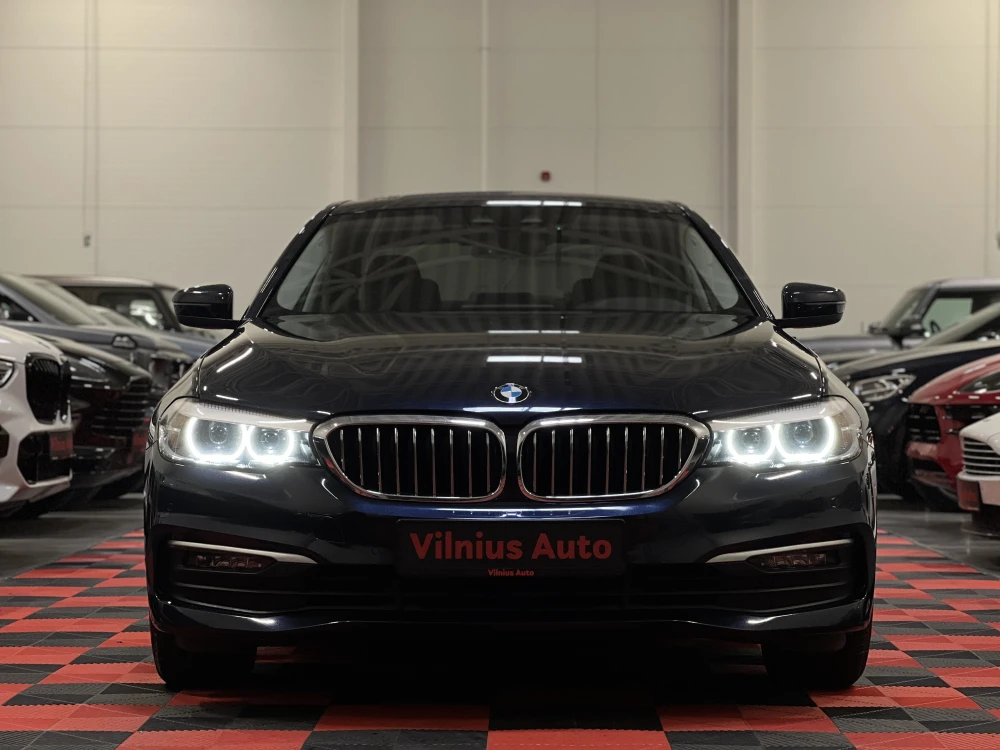 2019 BMW 520